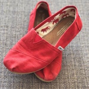 TOMS Red Classics Size 7